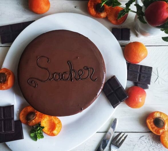 Cel mai bun tort Sacher - varianta modernă/ despre mousse